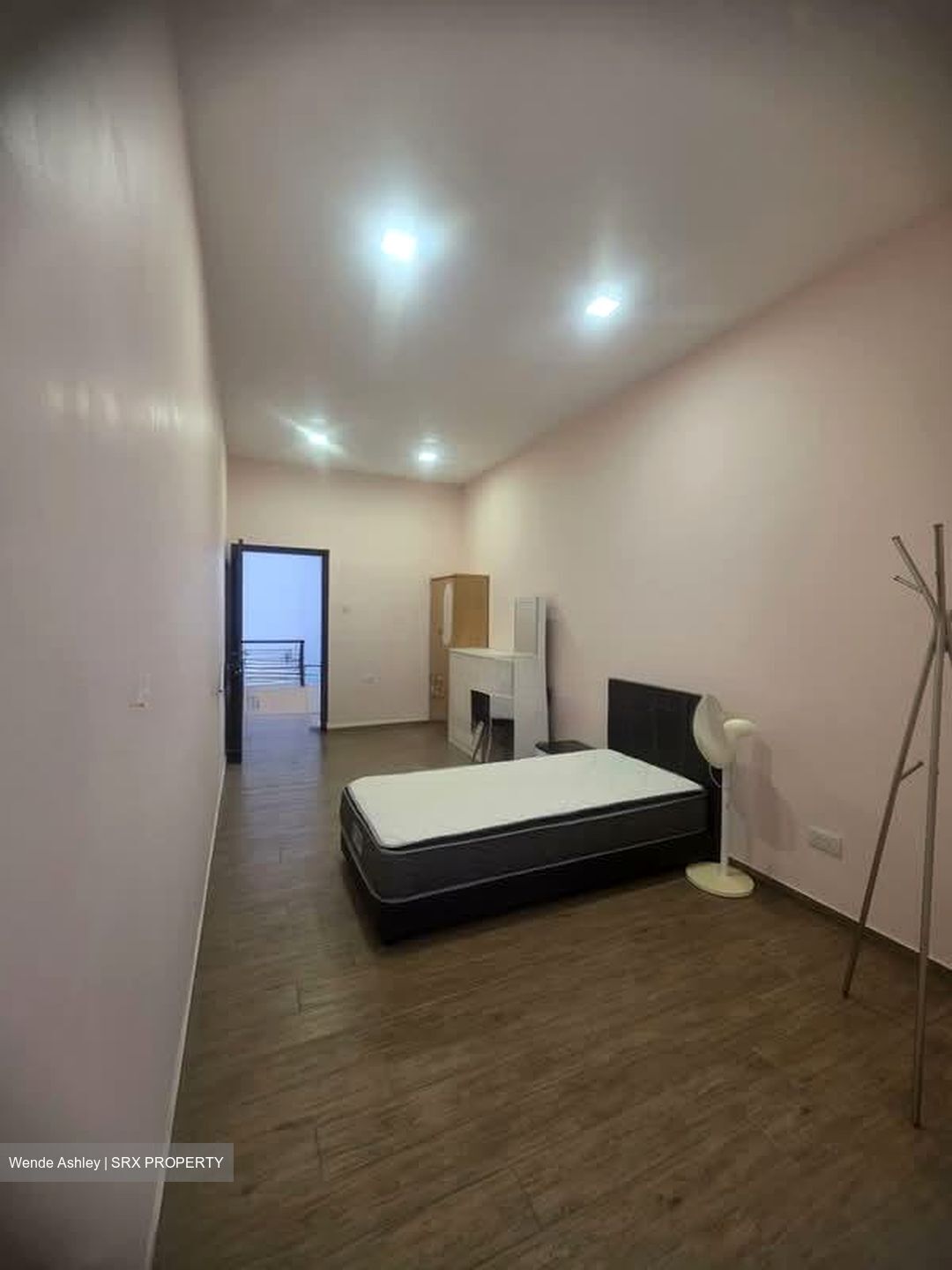 Charlton Residences (D19), Terrace #572062471